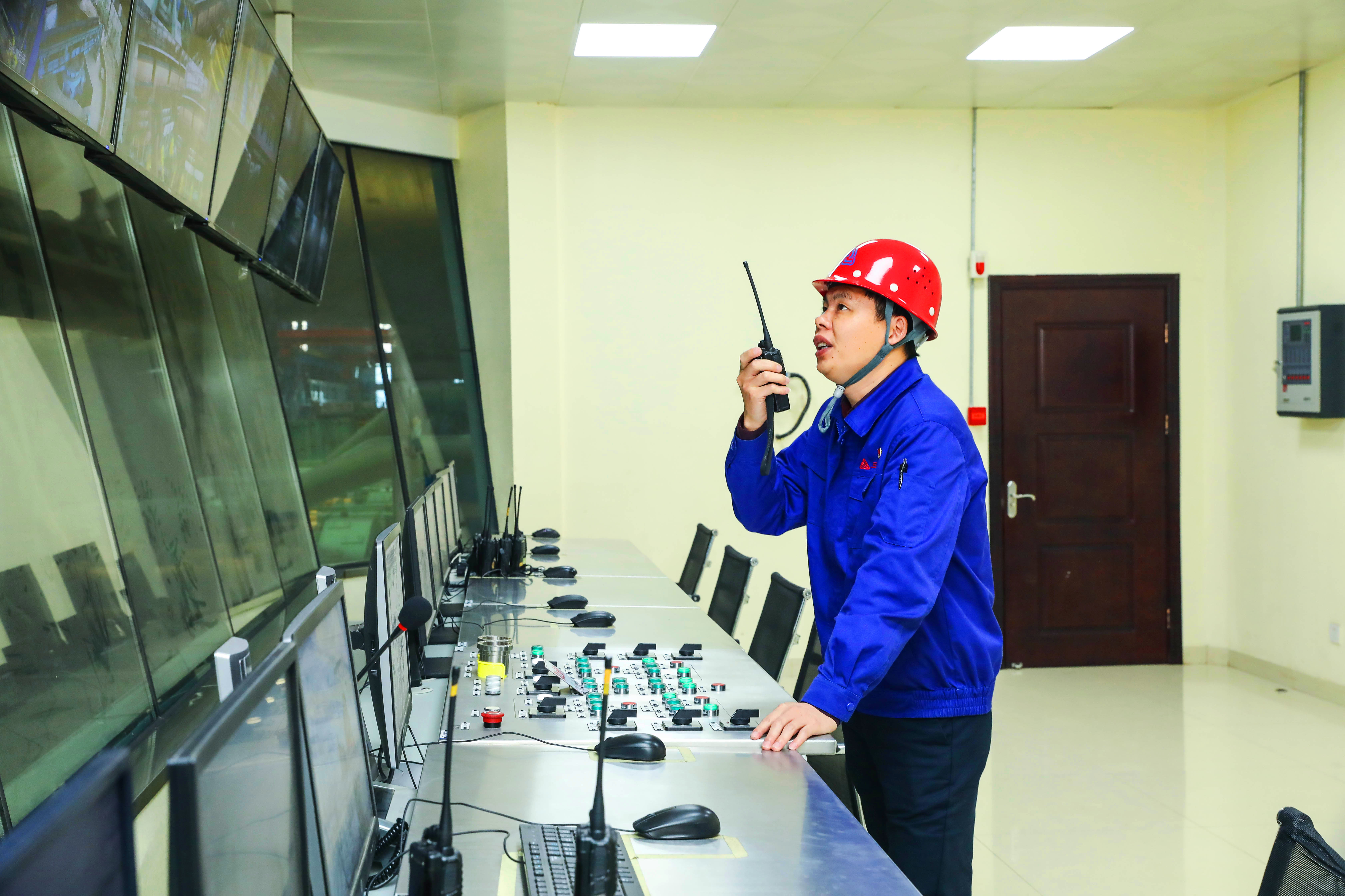 黨員品質(zhì)堅毅如冬